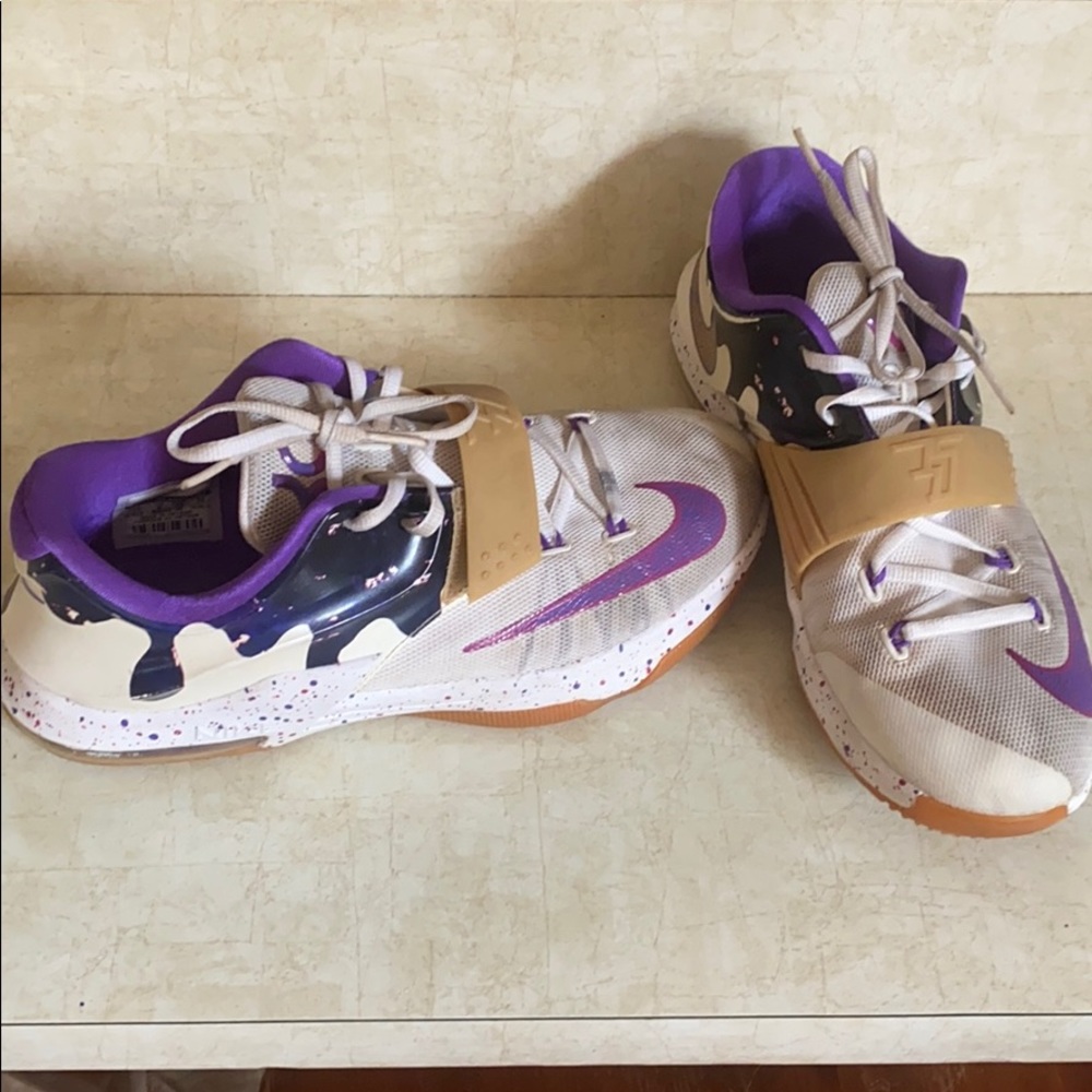 KD Nike Peanutbutter and jelly 7Y. Good condition